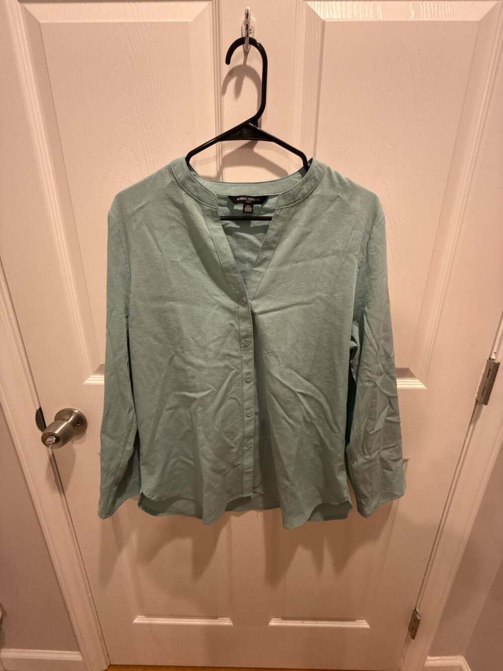 Mario Serrani Italy Women's Long Sleeve Button Down V-Neck Blouse Mint Green